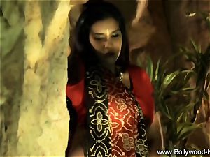 Indian milf stunner Is epic When She Dances